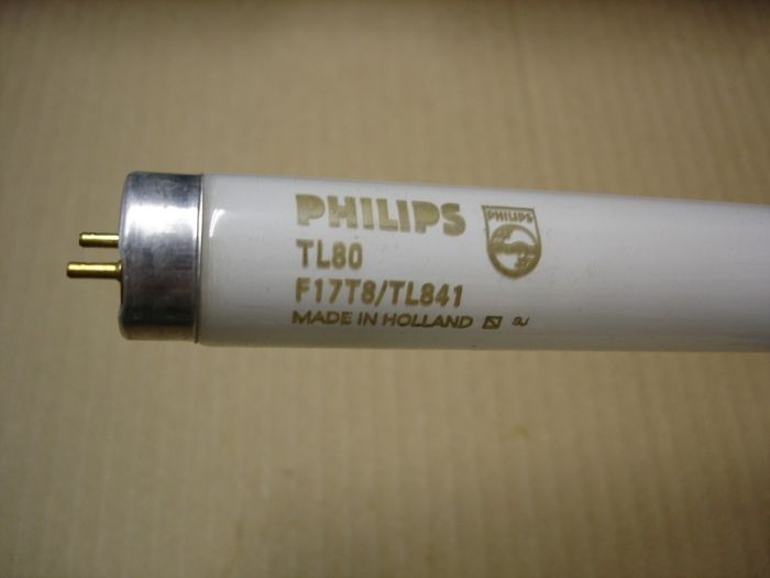 Philips F17T8
Here is a Philips F17T8 cool white fluorescent lamp.

Made in: Holland

Manufactured: Oct. 1999

CRI: 85
Keywords: Lamps