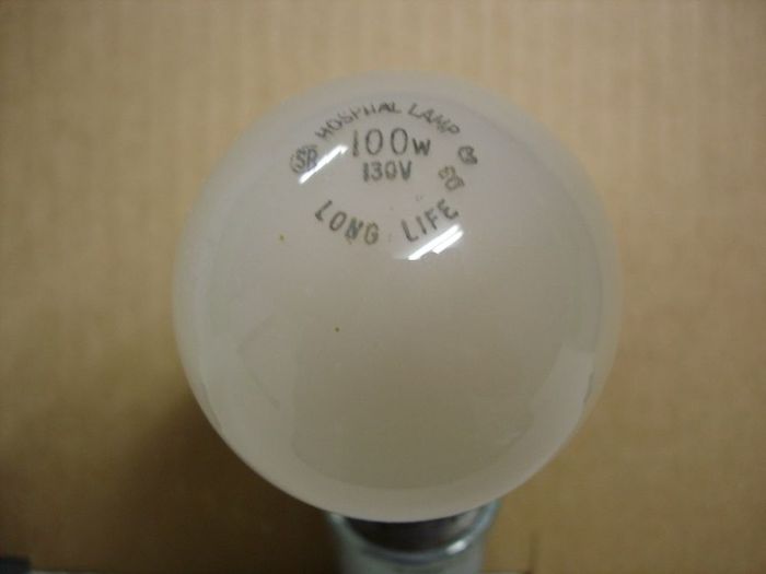 Philips Hospital Lamp 100W
Here is a long life Hospital Grade incandesent lamp made by Philips.
Voltage: 130V
Date: Apr. 1983
Filament: CC-6
Lamp shape: A19
Base: Medium E26 Aluminum
Keywords: Lamps