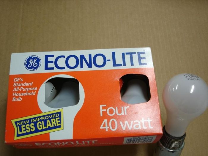 GE ECONO-LITE
Here's a 4 pack of GE ECONO-LITE lamps from the 80's.
Keywords: Lamps