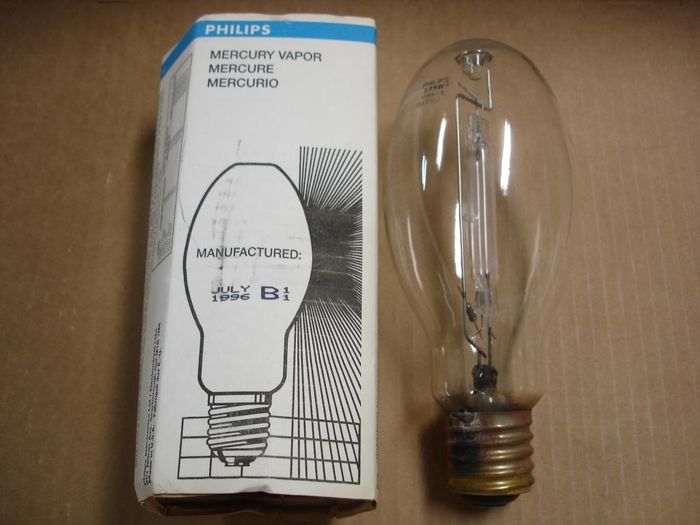 Philips 175W Mercury Vapour
Here's a clear NOS 175W Philips USA mercury vapour lamp.
Manufacture date: July 1996
Base: Mogul E39 Brass
Lamp shape: ED28
Made in: USA
Lamp life: 24000 hours
Ballast: H39
Keywords: Lamps