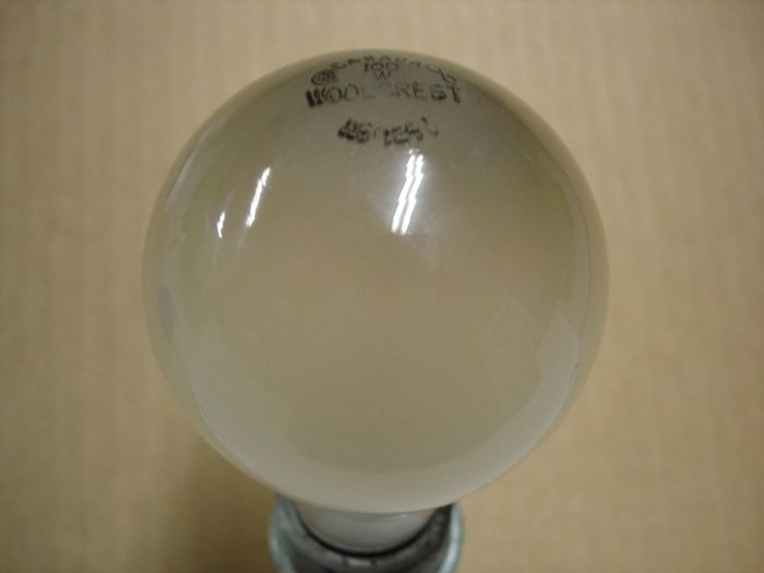 Sylvania Woolcrest 100W
Here's a Woolcrest branded 100W incandescent,could be made by Sylvania Canada for Woolco/Woolworth stores in the 70' 80's.
Voltage: 115-125V
Filament: CC-8
Lamp shape: A19

Keywords: Lamps