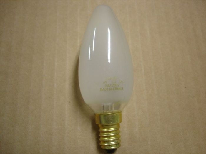 Philips Decorative
A frosted European decorative Philips lamp.
Voltage: 220-230V
Date: Oct. 2000
Filament: C-9
Lamp shape: B10
Made in: France
Base: European E14
Keywords: Lamps
