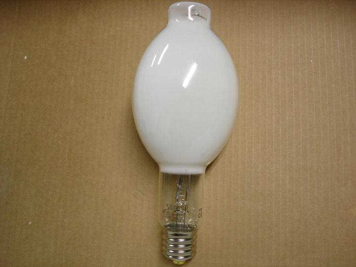 EYE Iwasaki 450W SBMV
Here is a EYE Iwasaki 450W self-ballasted coated mercury vapour lamp.
Voltage: 120V
Manufacture date: Feb. 2000
Colour temp: 3200K
Lumens: 7500
CRI: 50
Base: Mogul E39 Nickel plated
Lamp shape: BT37
Made in: Japan
Lamp life: 16000 hours
Keywords: Lamps