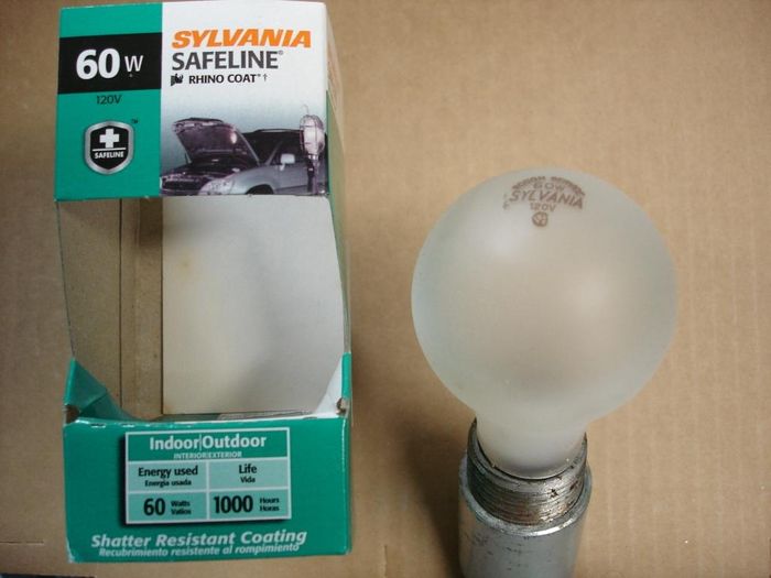 Sylvania 60W Safeline Rhino Coat
Here is a 60W inside frosted Sylvania Safeline Rhino Coat silicone covered shatter resistant incandescent lamp.
Voltage: 120V
Current: 0.48A
Lamp life: 1000 hours
Filament: C-9
Lamp shape: A19
Made in: USA
Base: Medium E26 Aluminum
Keywords: Lamps
