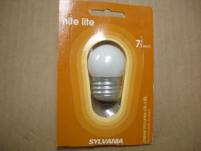 Osram Sylvania 71/2 - 7.5 - 7W
Here's a Osram Sylvania 7 W white Nite Lite lamp.I think this is from the 80's

Made in: Drummondville, Que. Canada
Keywords: Lamps