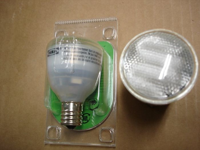 IKEA 7W
Here' s a pair of IKEA mini compact fluorescent lamps.


Made in: China
Keywords: Lamps
