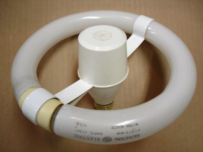 GE Circline 22W
Here's a GE Canada 22W Circline adapter with a GE USA warm white lamp.
Keywords: Lamps
