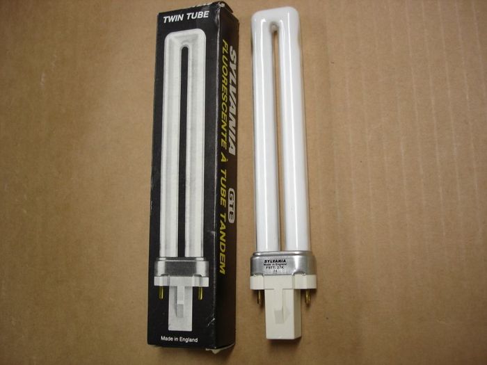 Sylvania 9W CFL
Here is a older Sylvania GTE 9W twin tube lamp with a G23 2 pin base.


 Made in: England
Keywords: Lamps