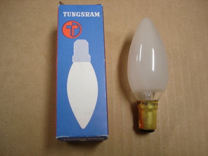 Tungsram 40W
Here is a new in box Tungsram frosted 40W 240V flame shaped lamp with a B15 bayonet base.
Keywords: Lamps