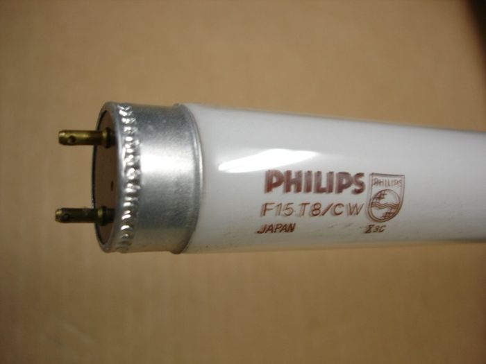 Philips F15T8
Here is a Philips F15T8 cool white fluorescent lamp made in Japan.
Keywords: Lamps