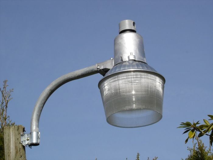 American Electric Lighting L Series
Here is a American Electric Lighting "L" series 150W high pressure sodium bucket fixture.

Assembled in: Mexico
Keywords: American_Streetlights