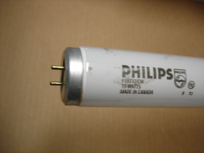 Philips F15T12
Here's a Philips Canada F15T12 cool white fluorescent lamp.

Made in: Canada
Keywords: Lamps