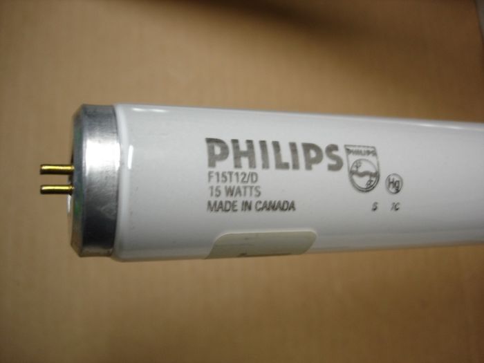 Philips F15T12
Here is a Philips Canada F15T12 daylight fluorescent lamp.

Made in: Canada
Keywords: Lamps