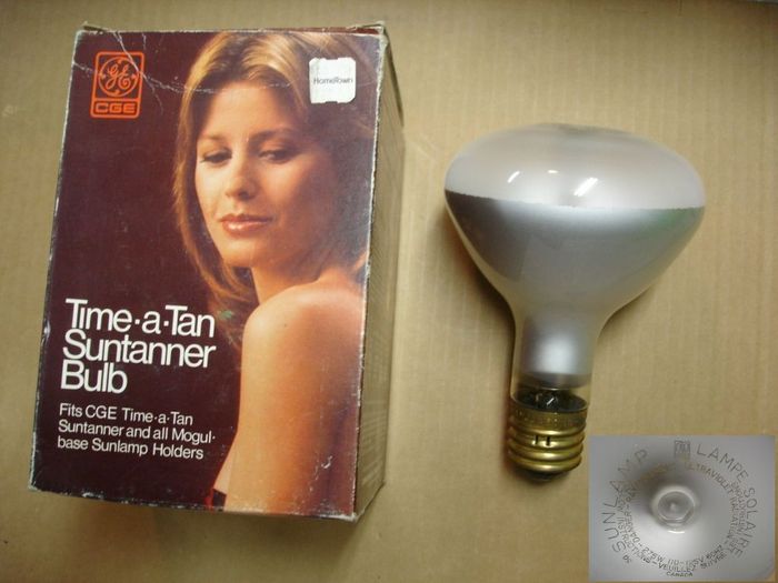 CGE Time-A-Tan Sunlamp
Here is a NOS Canadian General Electric 275W Time-A-Tan Suntanner lamp,for use in Mogul base suntanning fixtures.

Made in: Canada

Date: Code 50
Keywords: Lamps