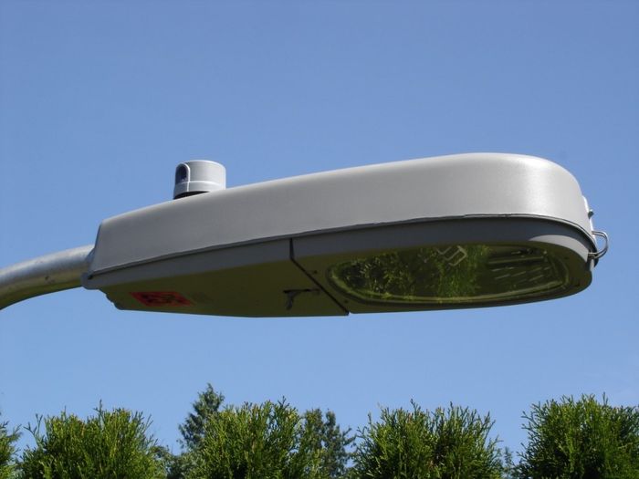 Hubbell RMC
Here is a pic of the Hubbell with full cut off optics.
Keywords: American_Streetlights