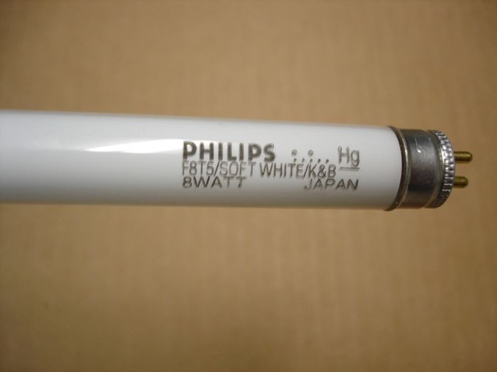 Philips F8T5
Here is a Philips F8T5 soft white kitchen & bath fluorescent lamp.

Made in: Japan
Keywords: Lamps