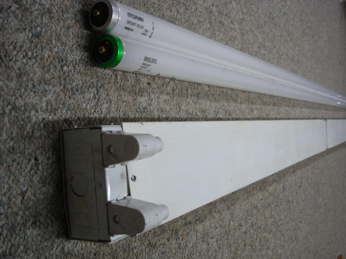Lithonia Fixture
Here is a Lithonia 8 foot fluorescent strip fixture.
Keywords: Indoor_Fixtures