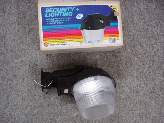 LOA Mercury Fixture
Here is a pic of the Lights Of America cheapy 175W compact mercury bucket fixture with it's original box that I found at a thrift store.

Made in: USA
Keywords: Misc_Fixtures