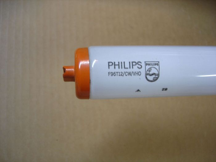 Philips F96T12 VHO
Here is a Philips F96T12 cool white very high output lamp with orange end caps.

Made in: USA

Manufactured: May 1988

CRI: 62
Keywords: Lamps