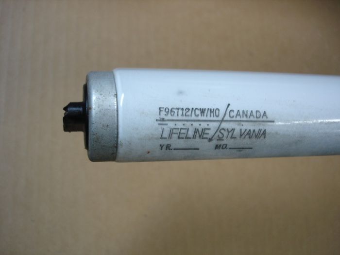 Sylvania F96T12 HO
Here is a Sylvania Canada 110W F96T12 cool white Lifeline high output fluorescent lamp.

Made in: Canada

Manufactured: 80's

CRI: ~60
Keywords: Lamps
