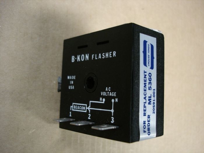 Crouse-Hinds B-Kon Flasher
Here is a Crouse-Hinds B-Kon obstruction light flasher,the flash rate is 2 seconds on, 2 seconds off. 

Made in: USA
Keywords: Gear