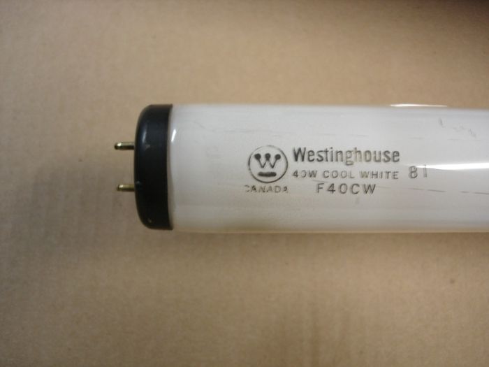 Westinghouse F40T12
Here is a Westinghouse Canada F40T12 cool white fluorescent lamp. 

Made in: Canada
Keywords: Lamps