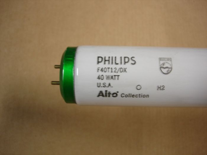Philips ALTO F40T12 Daylight
Here is a Philips F40T12 Daylight Deluxe fluorescent lamp.

Made in: USA

Manufactured: Aug. 2002

CRI: 90
Keywords: Lamps