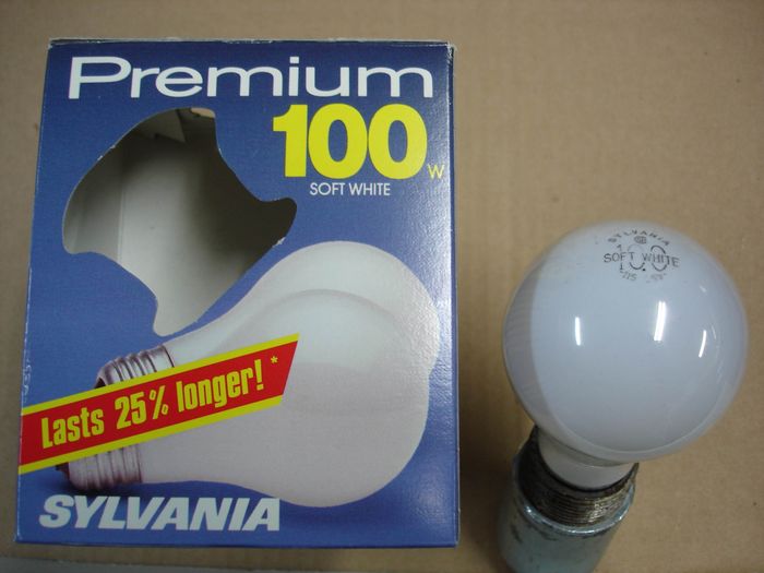 Sylvania 100W 
Here is a pack of Sylvania 100W Premium soft white incandescent lamps.

Made in: Drummondville, Quebec Canada
Keywords: Lamps