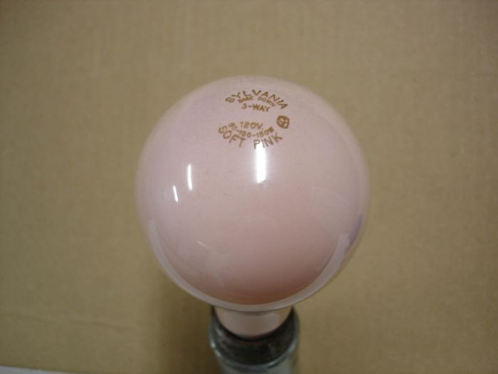 Sylvania 3-way Soft Pink
Here is a Sylvania 3-way 50-100-150W Soft Pink incandescent lamp.


Keywords: Lamps