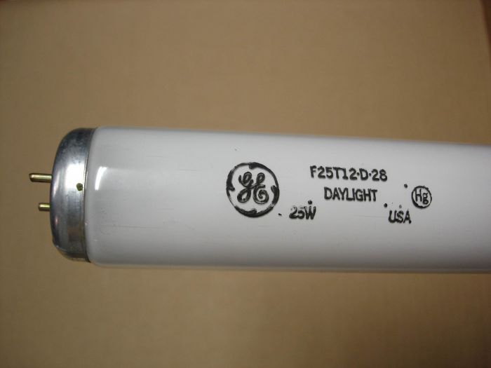 GE F25T12
Here is a GE F25T12 25W 28" daylight fluorescent special application/appliance lamp.

Made in: USA

CRI: 75
Keywords: Lamps
