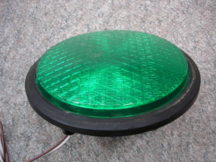 Dialight 8" Green LED Traffic Light
Here's a Dialight 8 inch green LED traffic light module. 

Made in: Mexico
Keywords: Traffic_Lights