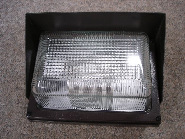 Cooper Lighting Wall Pack
Here's a Cooper Lighting 100W metal halide Glass-Pak wall pack fixture. 

Made in: Vicksburg, MS USA

Manufactured: September 2006
Keywords: Misc_Fixtures