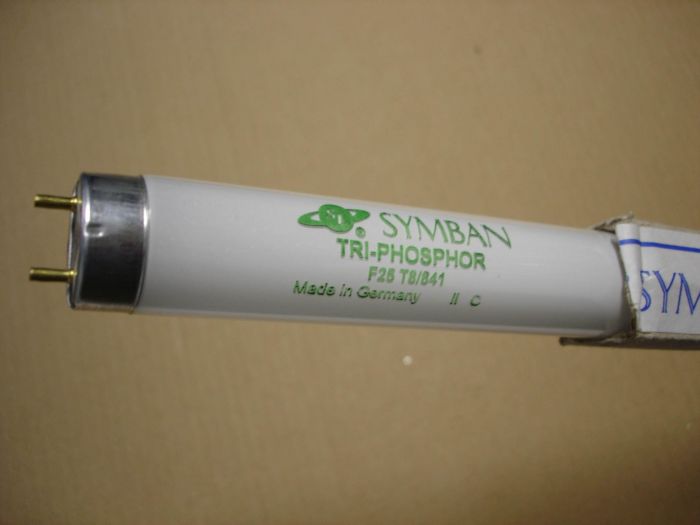 Symban F25T8
A Symban F25T8 25W cool white 800 series tri-phosphor fluorescent lamp.

Made in: Germany

CRI: 85
Keywords: Lamps