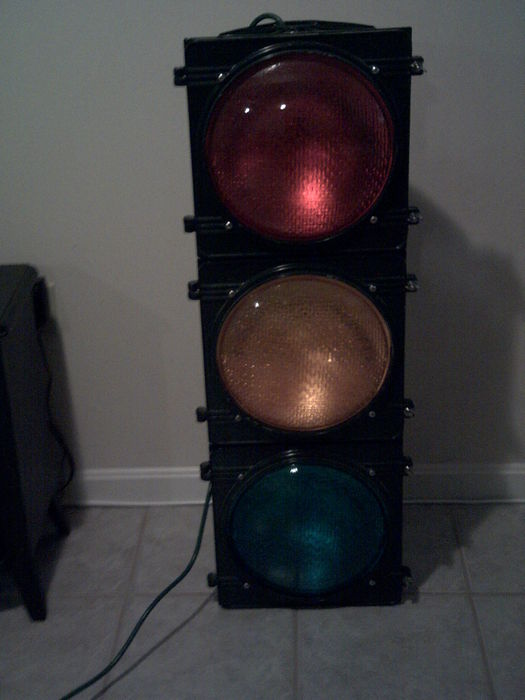My PEEK Traffic Signal
I don't have visors or a sequencer, but here it is.
Keywords: Traffic_Lights