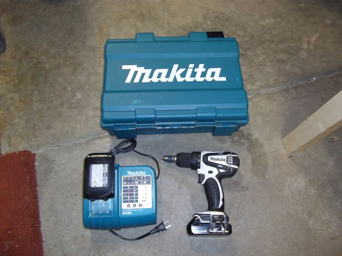 Great for working on lights
Got this new Makita 18-volt Lithium-Ion driver drill. It is incredibly powerful. This will be great for installing lights!
Keywords: Miscellaneous