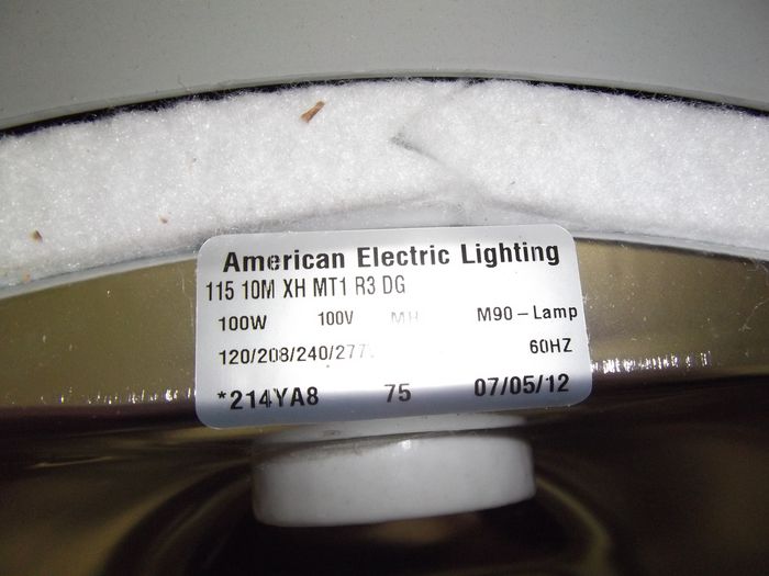AEL 115 10M XH MT1 R3 DG
Sticker. It was made on July 5, 2012, less than 2 weeks ago.
Keywords: American_Streetlights