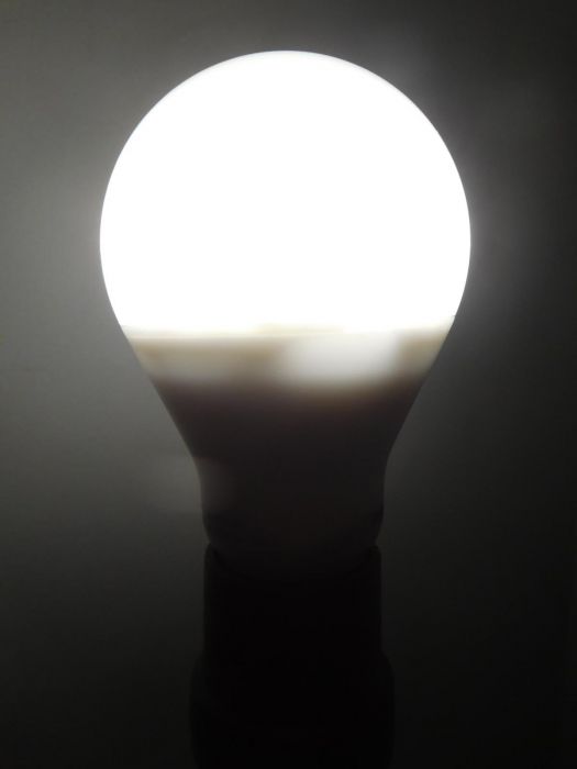 Philips LED Light Bulb
Better picture of the LED light bulb
Keywords: American_Streetlights