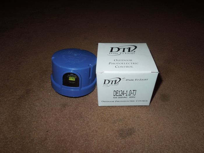 DTL DE124
Came with the 125. This is DTL's top of the line, filtered silicon photocell. Not a fan of the 1.0ftc turn on though.
Keywords: Miscellaneous