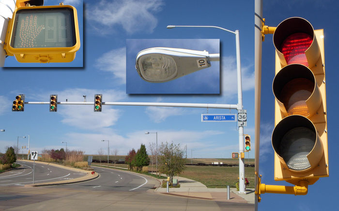 M-250 R2, Durasig, and pedestrian signal.
Not all from the same pole, the Durasig is from the other signal signaling to the crossing road, but all of them are the same so no difference.

But a nice scene and collage shot of different elements.
Keywords: American_Streetlights