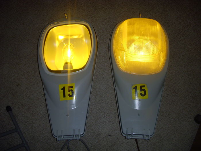 Both 115's lit.
Both lit. Both are 150w HPS so they have the same brightness.
Keywords: American_Streetlights