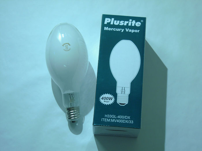 My new Plusrite 400 watt Mercury Vapor DX lamp.
Got it from ebay, I wanted a 400 watt MV lamp for a while, so I got this one on ebay for 6 bucks, (+shipping).

I know not the best quality lamp.. But heh. xD I don't always want the best quality. Sometimes I want any lamp really. If it works, Yay!
Keywords: Lamps