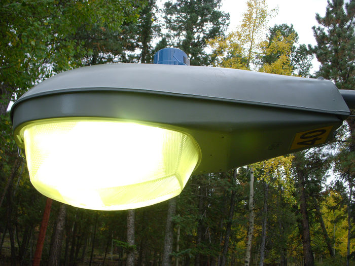 M-250 R2 lit.
Here it is lit with a 175w MH lamp. Nice and white!

What do you guys think?
Keywords: American_Streetlights