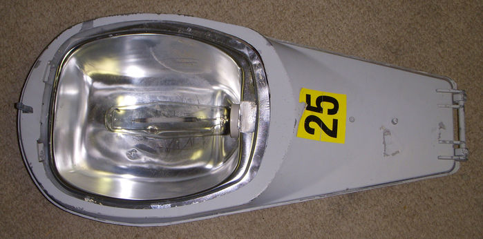 Willing to trade: T&B 113 for M-400 R3.
I am willing to trade this AE 113 for Tony's M-400 R3 400w Metal Halide fixture.

I know he said he was wanting a 115 or something and a 113 isn't really differen't, right?

I am not going to send the ballast, ignitor, or capacitor. But I will send the rest. Is that alright with you?
Keywords: American_Streetlights