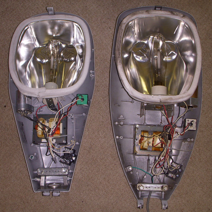 Cooper OVX and OVZ comparison: Inside.
Here is a comparison of the inside. the ballasts are the same size but the OVZ has newer components due to it being built 8 years later.
Keywords: American_Streetlights