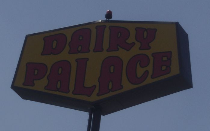 Dairy Palace Sign with a Red Beacon on Top
despite the Cool Retro look to the Sign the Place has only been there since 1984...but ya gotta love that Design though!

it has a Red Beacon Light...who knows what for.
Keywords: Miscellaneous