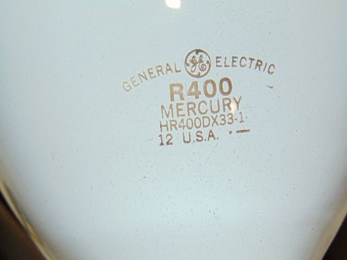 eBay Score
Classic GE HID lamp etch.  Date of manufacture, please?  Round black insulator glass screams early to mid 80s.
Keywords: Lamps