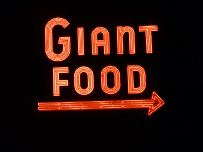 Giant Food Neon Sign
Some of you may remember this sign, still being used and serviced. Those signs are for the Super Markets which are only found in MD, VA, Delaware and Washington DC. The Store name is Giant Foods actually! Those signs are OLD and used to be more of those around MD, (I saw a old pic from 1955 or so taking place in Rockville and saw the exact same sign but is no longer there and another note the road was lit by gumballs on double guy arms (which still is there but with MV cobraheads today) This is in Rt 1. 
Keywords: Miscellaneous