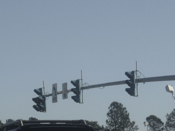 Lousiana Traffic Signal Setup #2
a Side View of a Setup with Two 3 Section Heads and one 5 Section Doghouse.
Keywords: Traffic_Lights