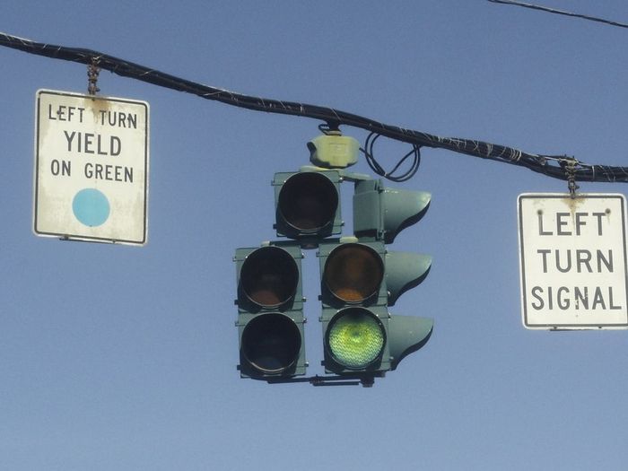 Green Traffic Signal
abit unusual that louisiana still uses Green...it looks prettier than Yellow However.

Shreveport,LA
Keywords: Traffic_Lights