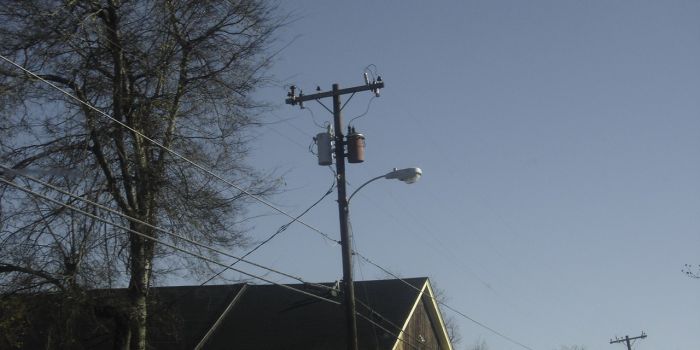 American Electric Model 25
One of my Favorite Cobraheads of All Time.

Clarksville,Texas
Keywords: American_Streetlights
